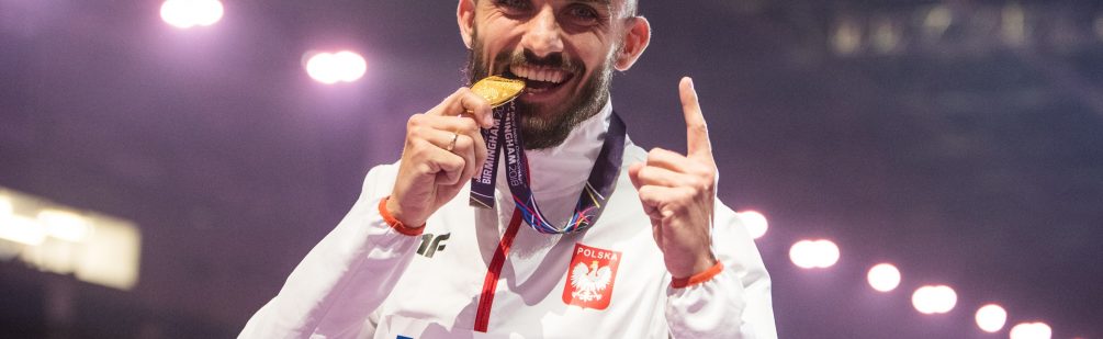 “Motywacja to łatwopalny materiał.” Rozmowa z Adamem Kszczotem