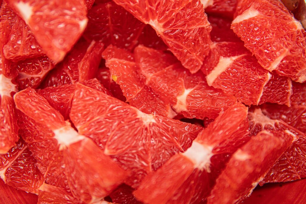 grejpfrut w kawałkach